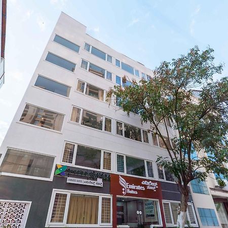 Treebo Emirates Suites Indiranagar Bangalore Eksteriør bilde